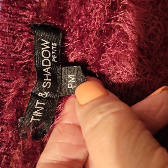 Tint & Shadow v-neck furry sweater - Picture 3 of 6